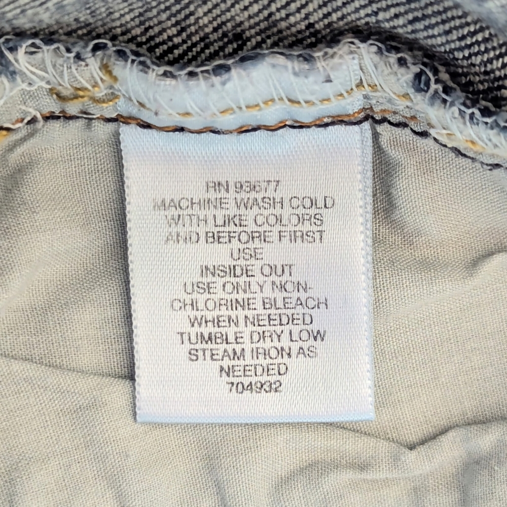 Liz Claiborne Women's Denim Stretch Capris, Size 4 Cropped Blue Jeans Mid-Rise - Picture 9 of 9